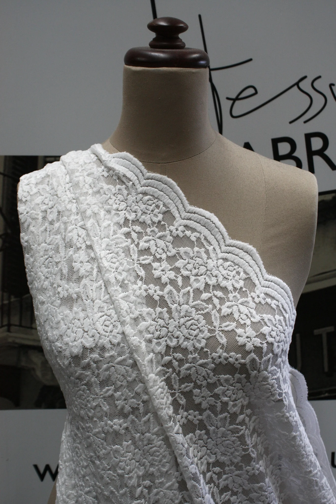 White Splice Lace - Image 7