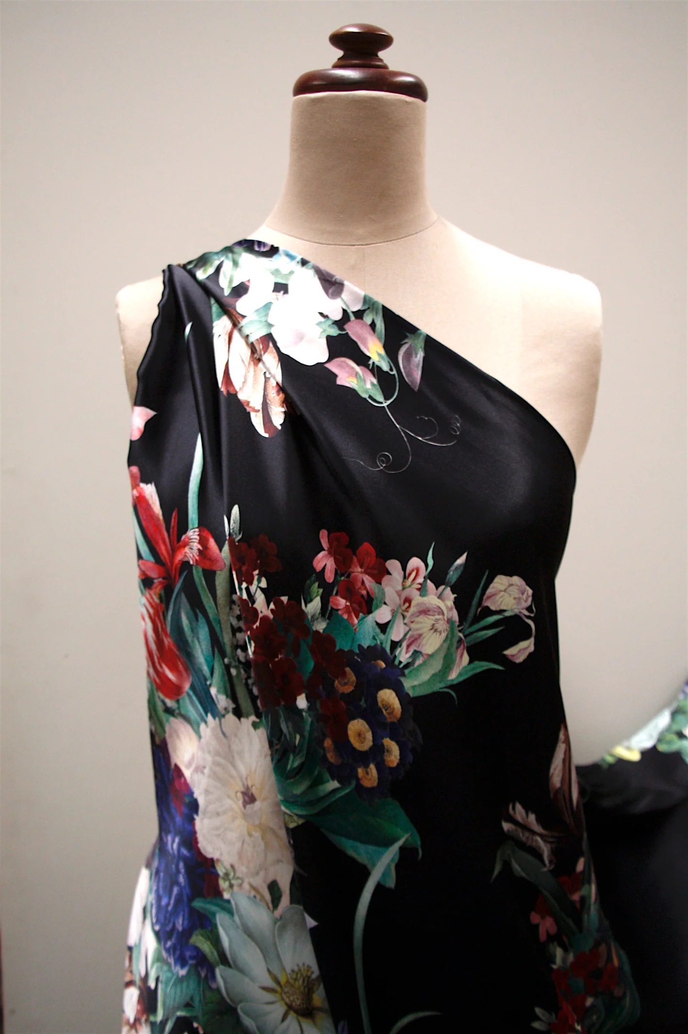 Wild Botanical's Black - Silk Satin - Image 4