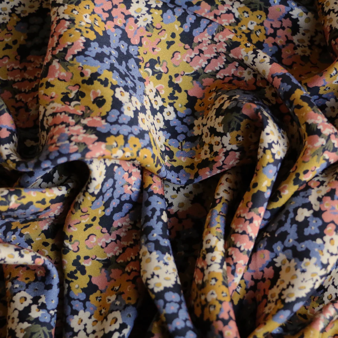Wild Flowers Viscose Twill Sateen - Image 2
