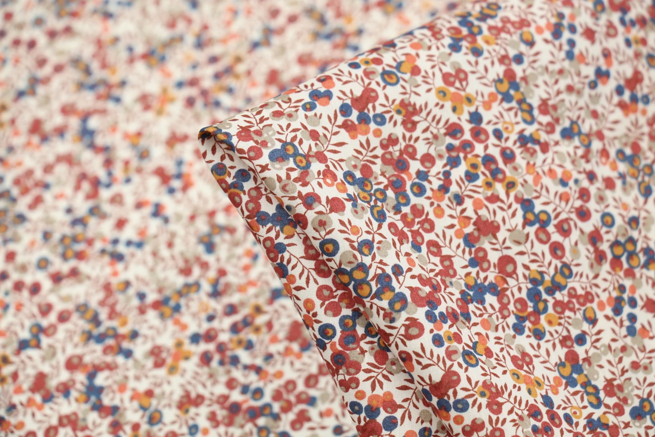 Wiltshire Bud Autumn - Liberty Tana Lawn