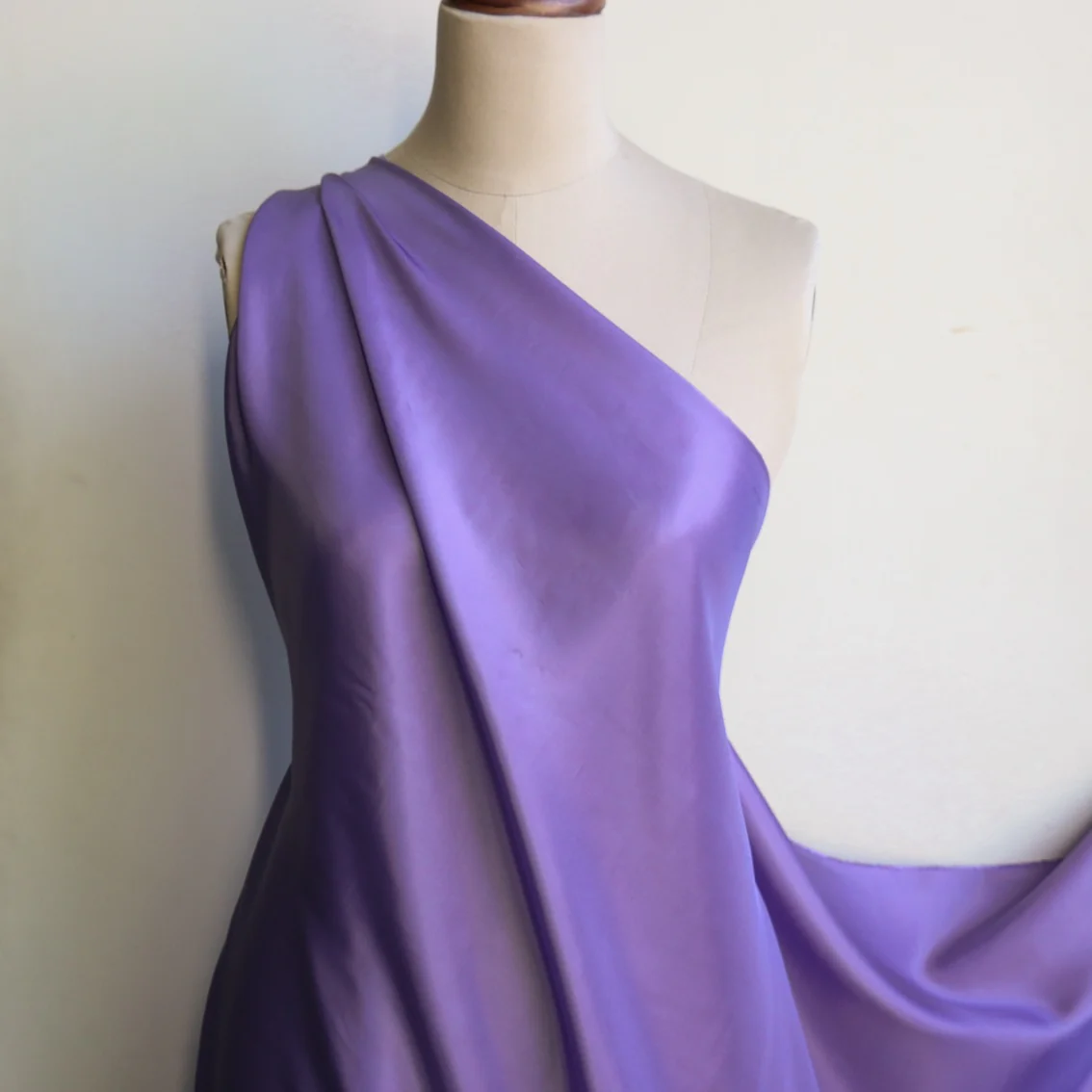 Wisteria Rayon Lining (120cm wide) - Image 4