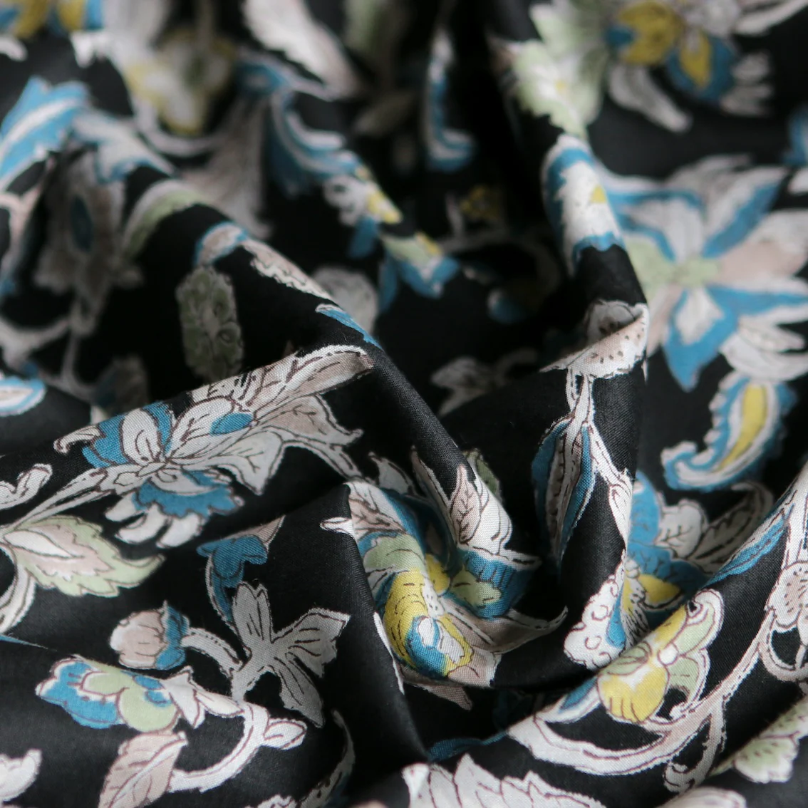 Yoko Blooms Cotton - Image 2