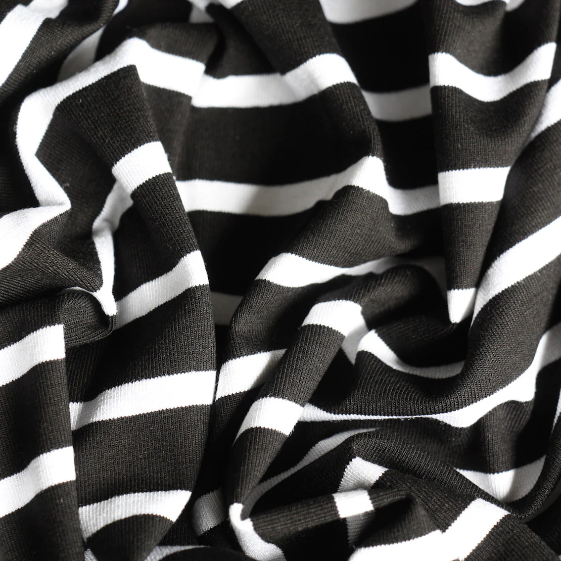 Zip Wide Black Jersey - Image 2